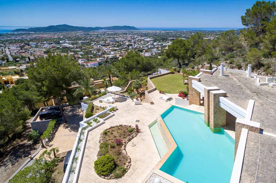 Enorme mansión en venta en Ibiza